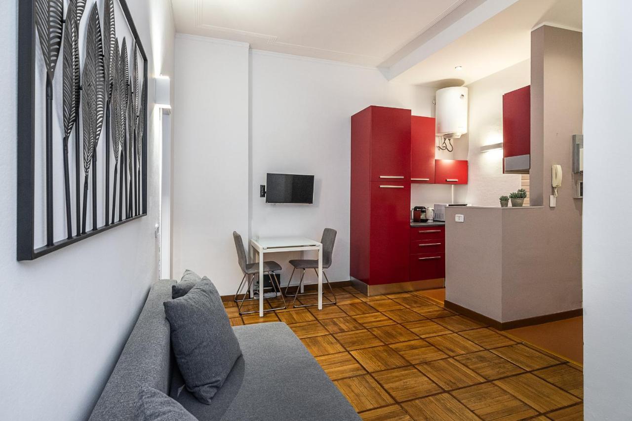 Classbnb - Two Apartments 400 Meters From The Duomo Milán Exterior foto