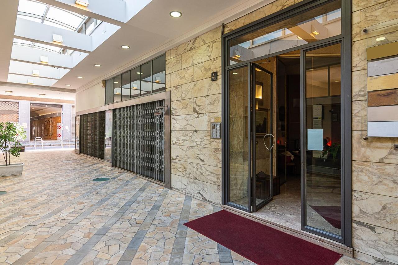 Classbnb - Two Apartments 400 Meters From The Duomo Milán Exterior foto